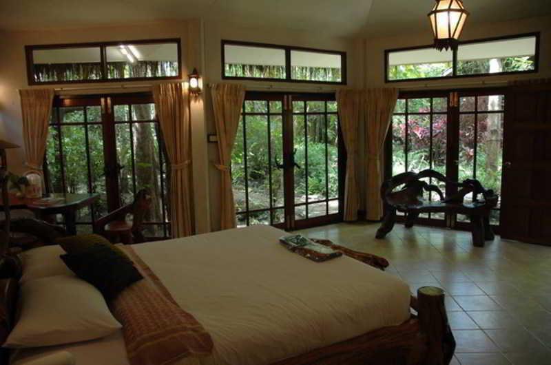 Momchailai Forest Retreat Kanchanaburi City Exterior photo