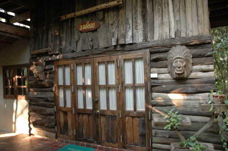 Momchailai Forest Retreat Kanchanaburi City Exterior photo