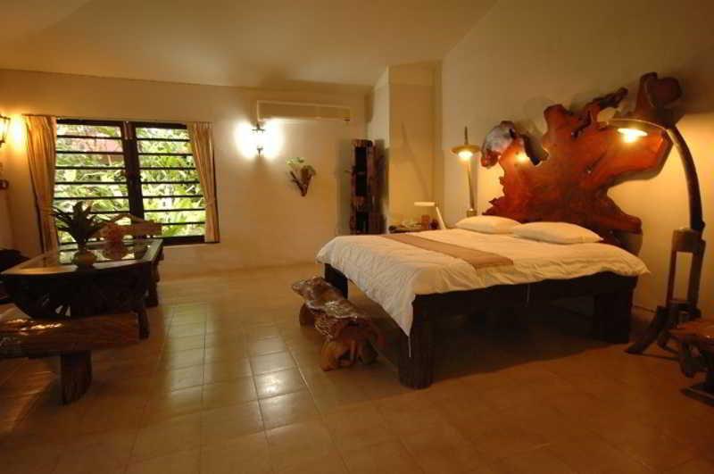 Momchailai Forest Retreat Kanchanaburi City Exterior photo